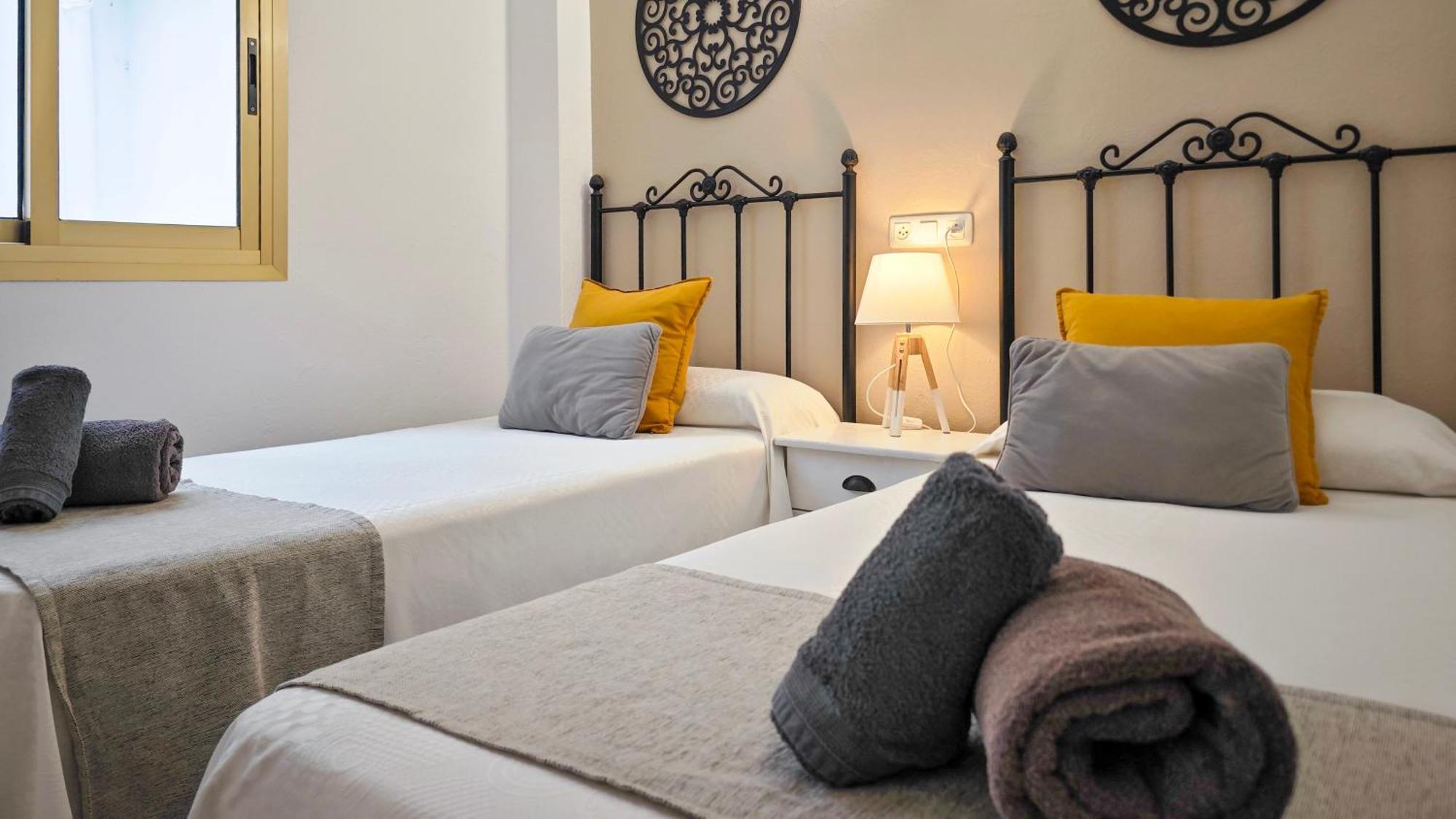 Hostal Dinamarca San Antonio  Bagian luar foto