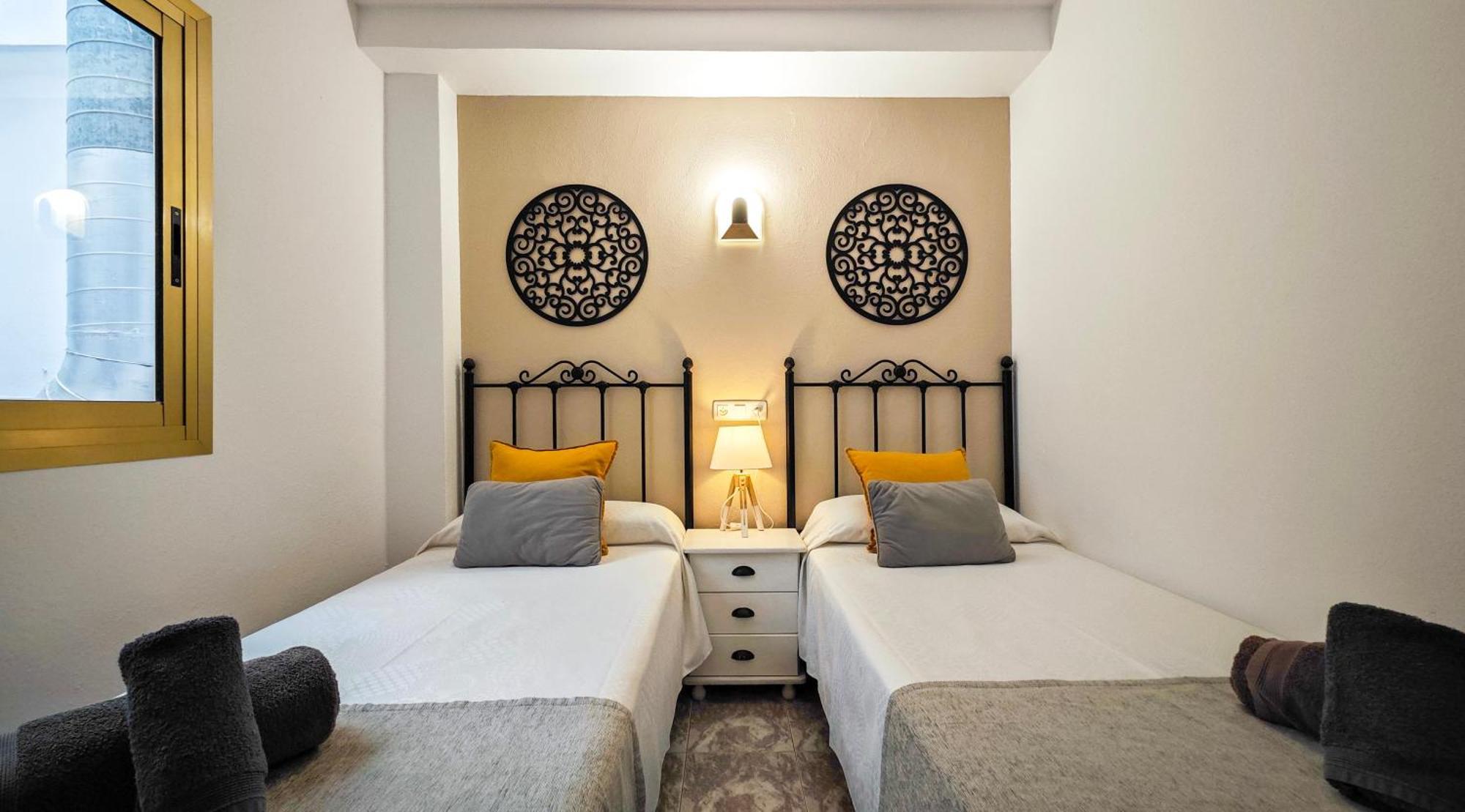 Hostal Dinamarca San Antonio  Bagian luar foto