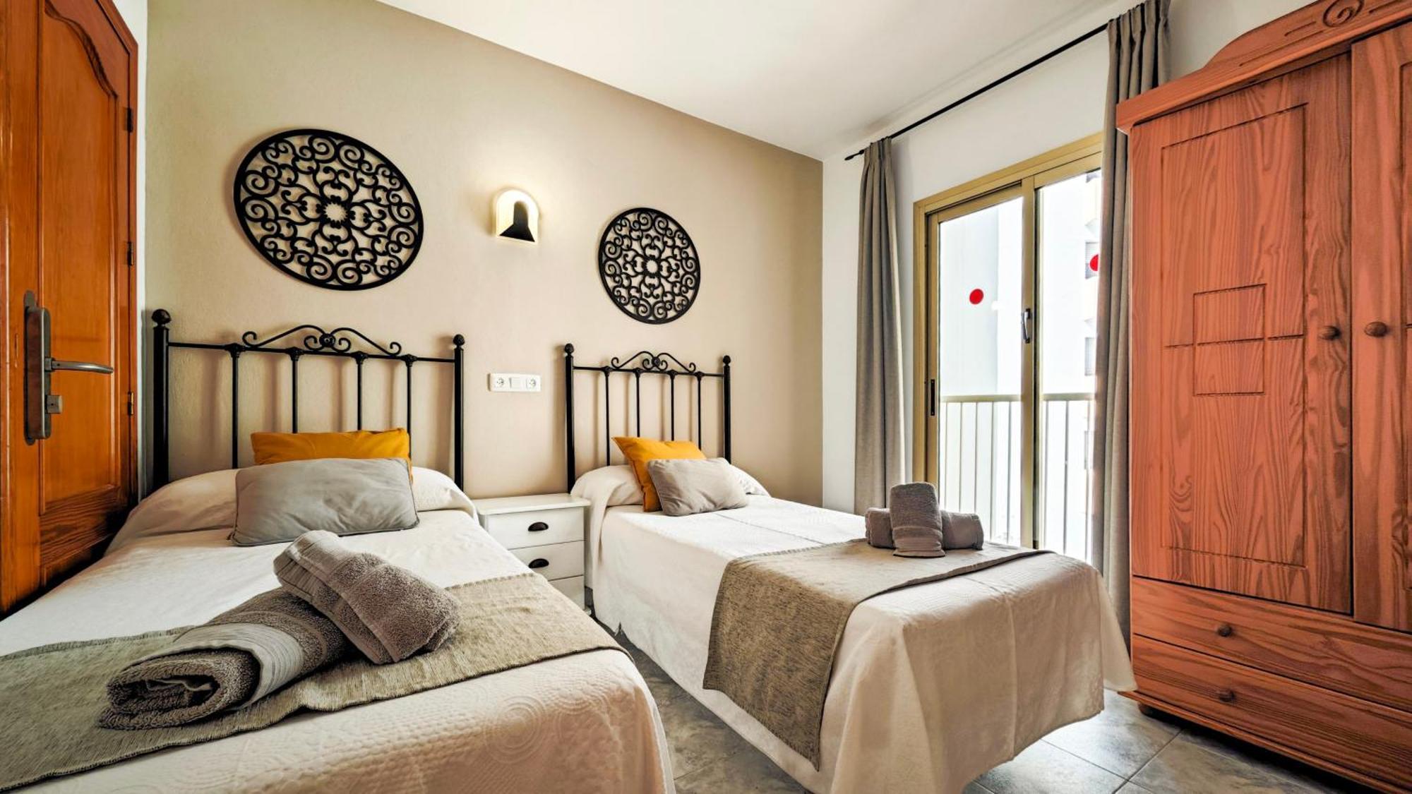 Hostal Dinamarca San Antonio  Bagian luar foto