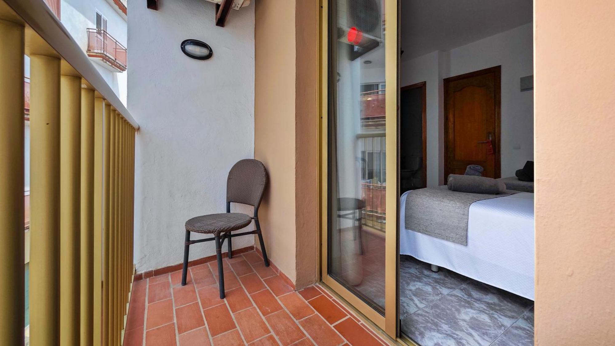 Hostal Dinamarca San Antonio  Bagian luar foto