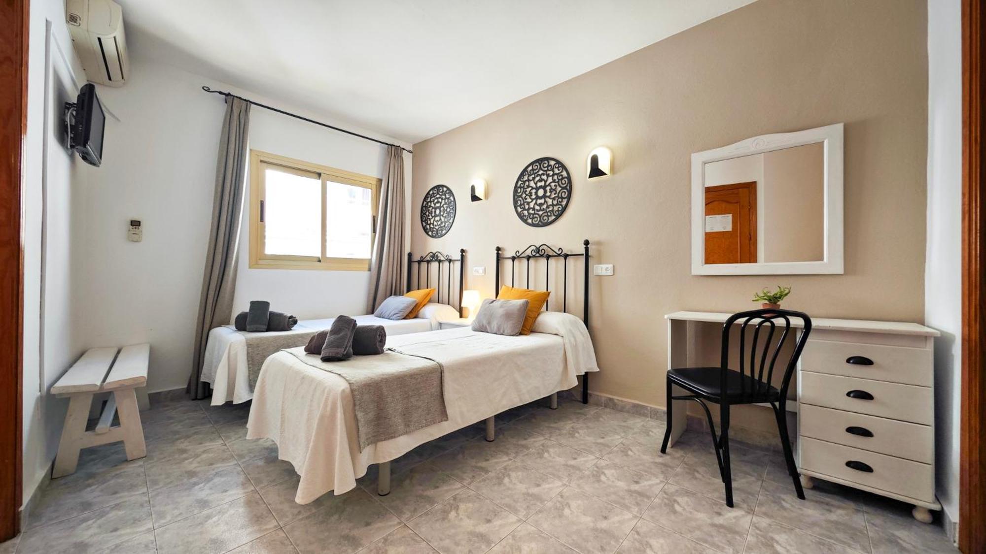 Hostal Dinamarca San Antonio  Bagian luar foto
