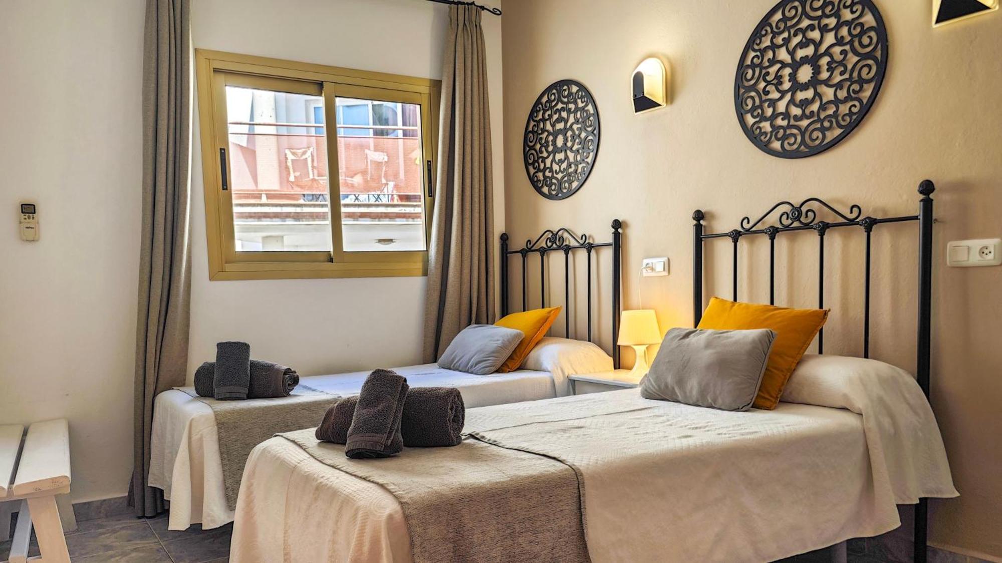 Hostal Dinamarca San Antonio  Bagian luar foto