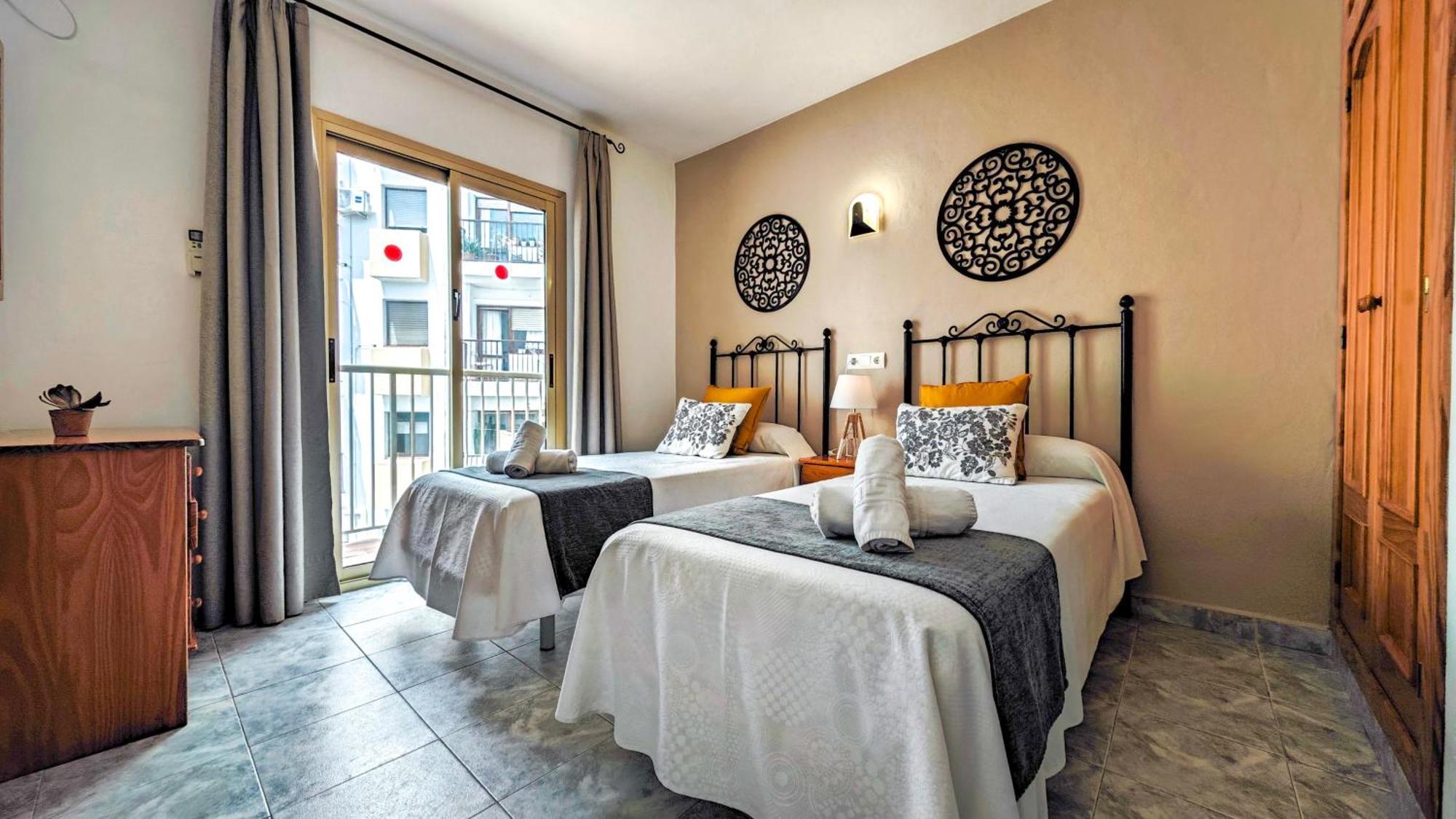 Hostal Dinamarca San Antonio  Bagian luar foto
