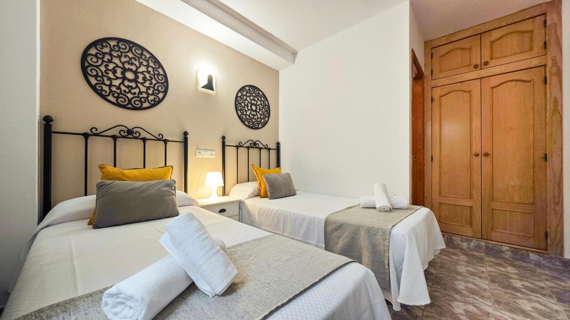 Hostal Dinamarca San Antonio  Bagian luar foto