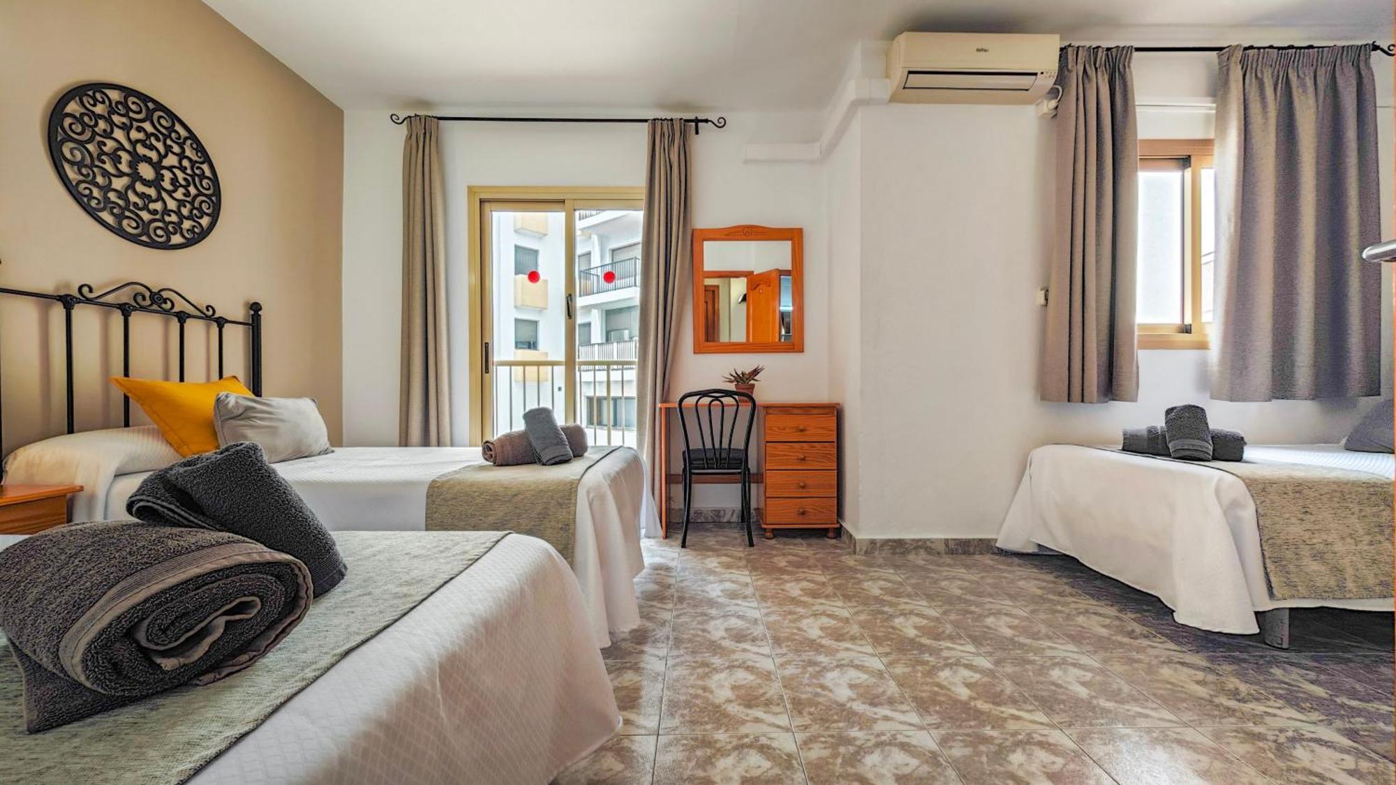 Hostal Dinamarca San Antonio  Bagian luar foto