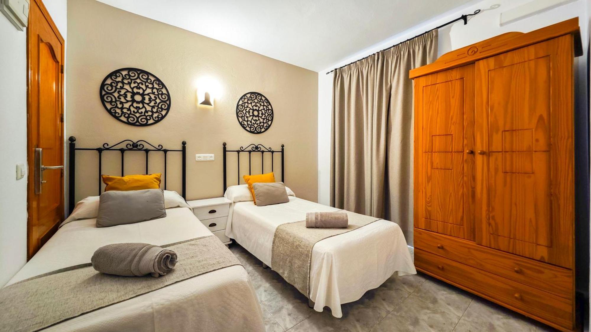 Hostal Dinamarca San Antonio  Bagian luar foto
