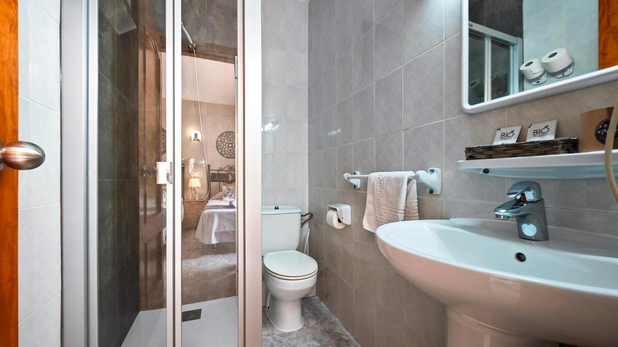Hostal Dinamarca San Antonio  Bagian luar foto