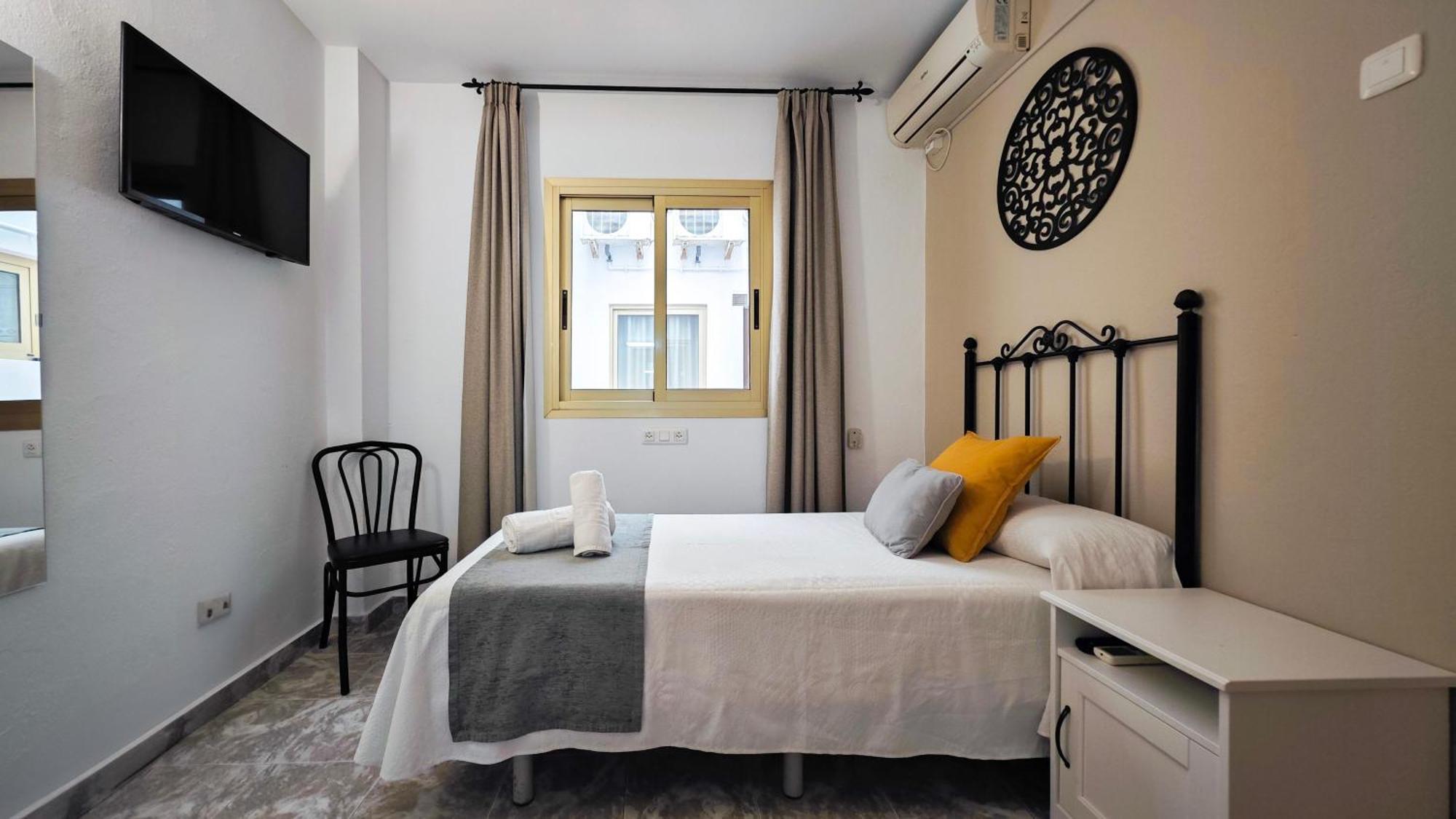 Hostal Dinamarca San Antonio  Bagian luar foto