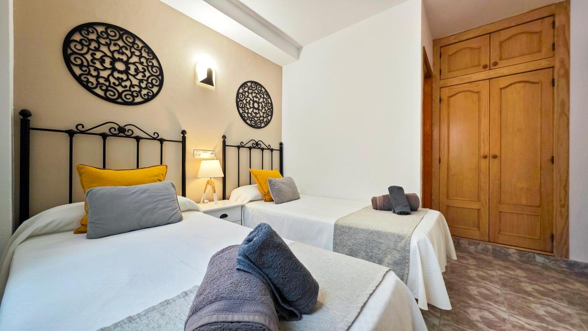 Hostal Dinamarca San Antonio  Bagian luar foto